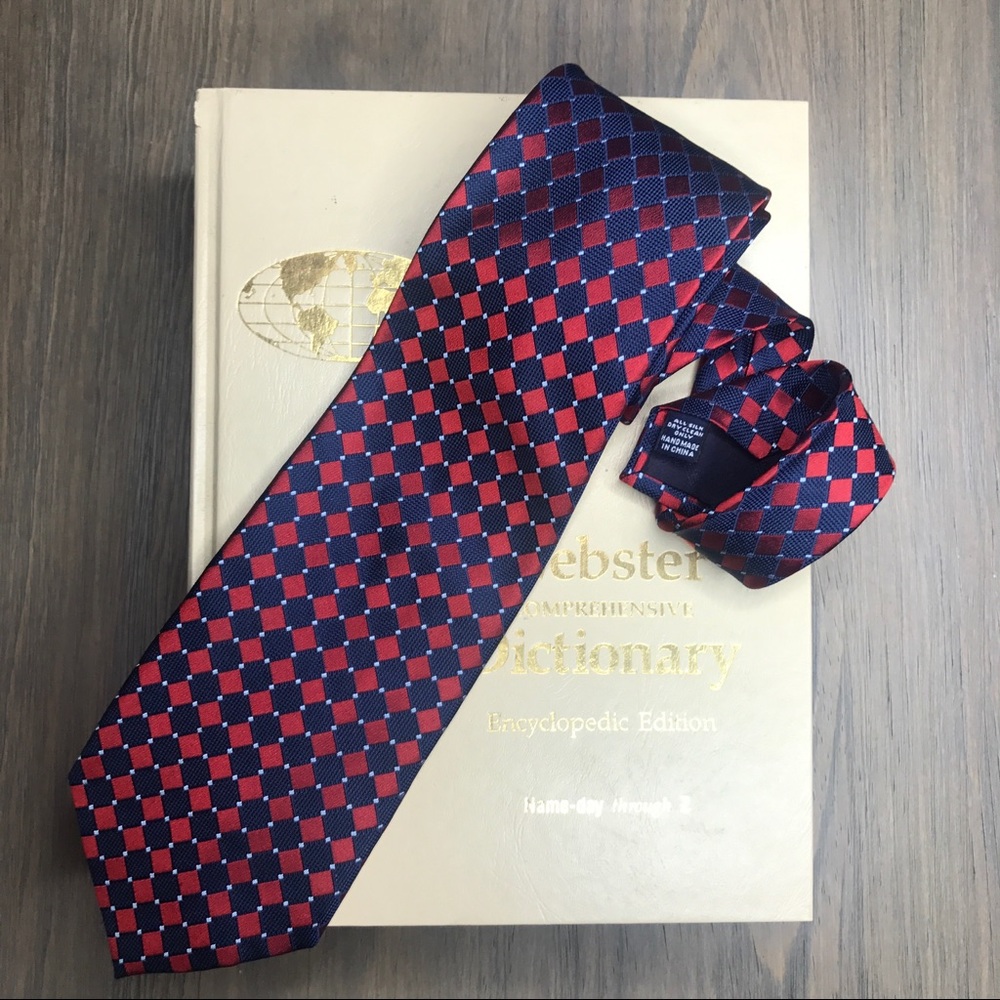 Roundtree and Yorke silk tie